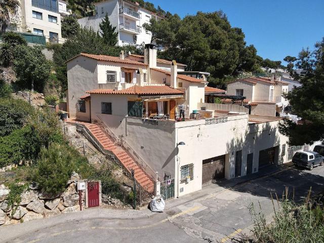 Casa adosada en venta en calle Pont Nou, Torroella de Montgrí, de 187 m² 4 habitaciones por 455.000