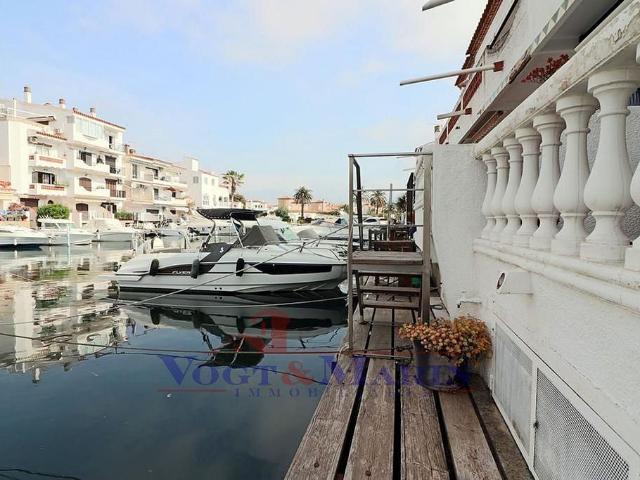 Casa adosada en venta en calle Porto Fino, Castelló d´Empúries, de 67 m² 2 habitaciones por 295.000