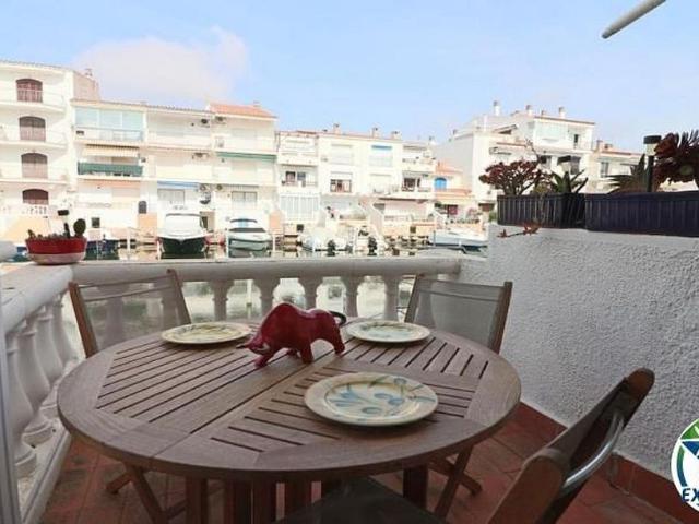 Casa adosada en venta en calle Porto Fino, Castelló d´Empúries, de 73 m² 2 habitaciones por 295.000