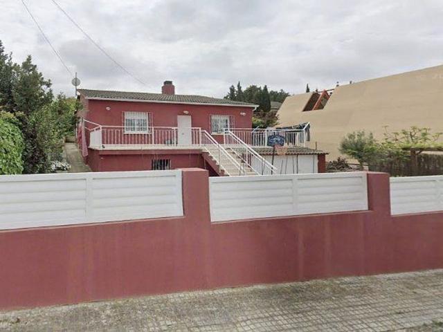 Casa adosada en venta en calle Pau, Canyelles, de 226 m² 4 habitaciones por 227.270