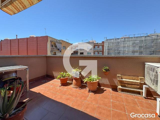 Casa adosada en venta en calle Placeta de Molins, Viladecans, de 104 m² 3 habitaciones por 400.000