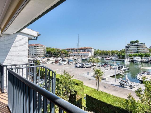Casa adosada en venta en calle Punta Prima, Castell Platja d´Aro, de 130 m² 2 habitaciones por 699.000