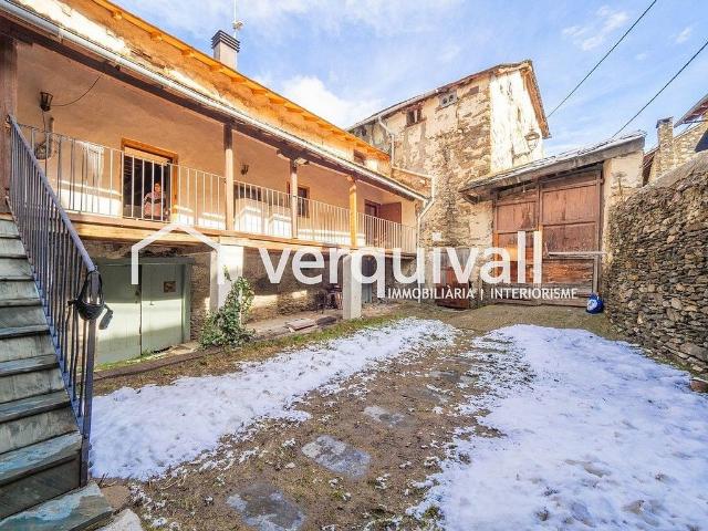 Casa adosada en venta en calle Quatre Cantons, Ger, de 459 m² 2 habitaciones por 480.000