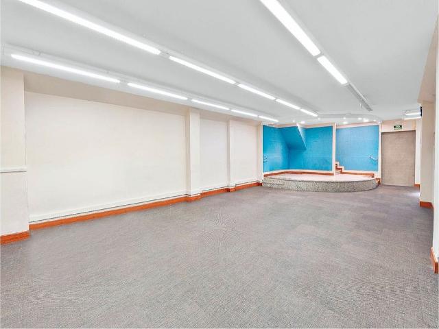 Casa adosada en venta en calle Rocabertí, Figueres, de 275 m² 1 habitación por 149.000