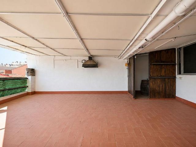 Casa adosada en venta en calle Roig I Ventura de, Terrassa, de 86 m² 3 habitaciones por 170.000