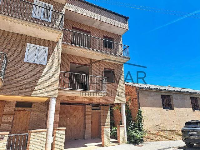 Casa adosada en venta en calle Tendrui, Tremp, de 260 m² 4 habitaciones por 138.000