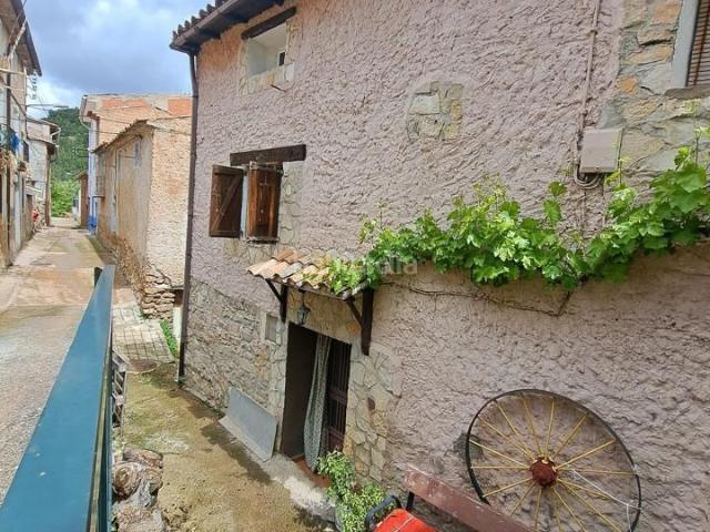 Casa adosada en venta en Calmarza. ADOSADO EN CALMARZA. Casas adosadas.