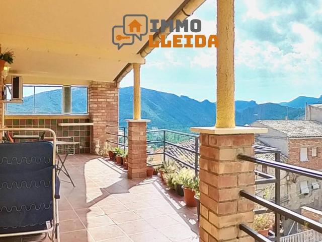 Casa adosada en Venta en Camarasa