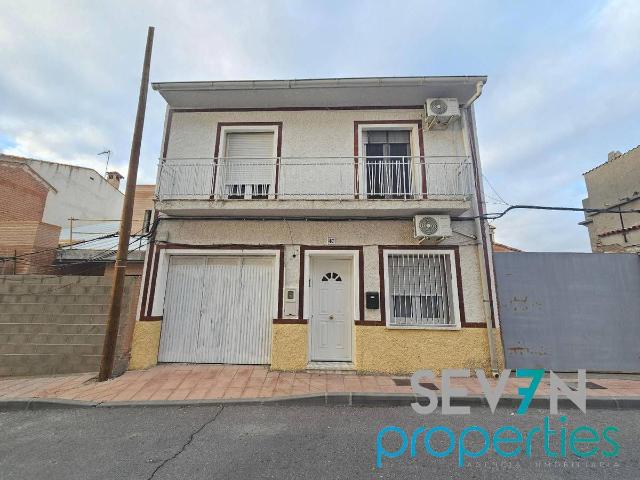 Casa adosada en Venta en Camarena