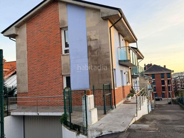 Casa adosada en venta en Camargo, Muriedas. Chalet pareado en Muriedas. Casas adosadas.
