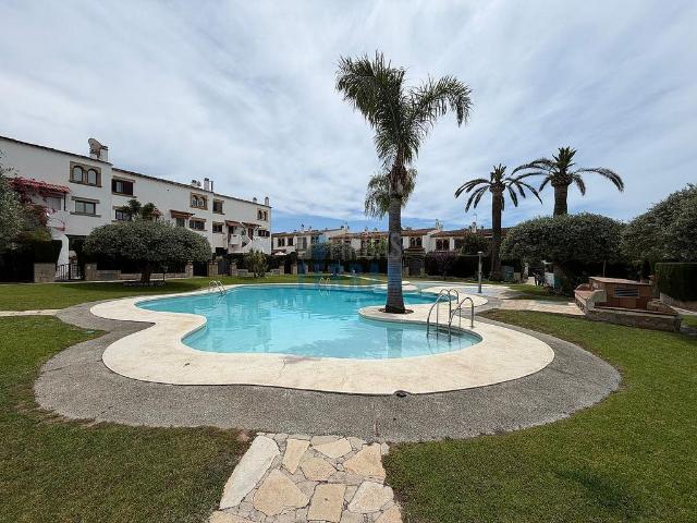 Casa adosada en venta en Cambrils, de 70 m² 2 habitaciones por 239.000