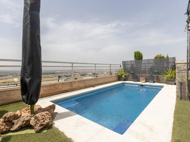 Casa adosada en Venta en Camino de los Neveros Serrallo
