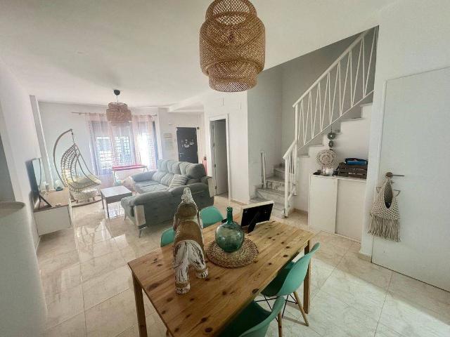 Casa adosada en Venta en Camposoto Gallineras