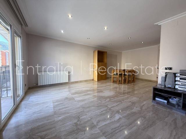 Casa adosada en venta en Campdevànol Pirineos. Casa en venta en Campdevànol. Casas adosadas.
