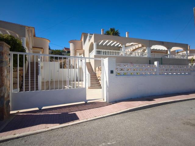 Casa adosada en venta en Campello el, Pueblo Acantilado Lanuza. ADOSADO EN PUEBLO ACANTILADO CAMPELLO. Casas adosadas Campello.