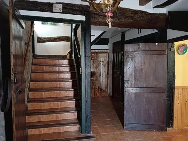 Casa adosada en venta en Camprovín. Casa Pareada en Venta en Camprovín, La Rioja. Casas adosadas.