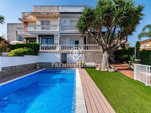 Casa adosada en Venta en Can Roca
