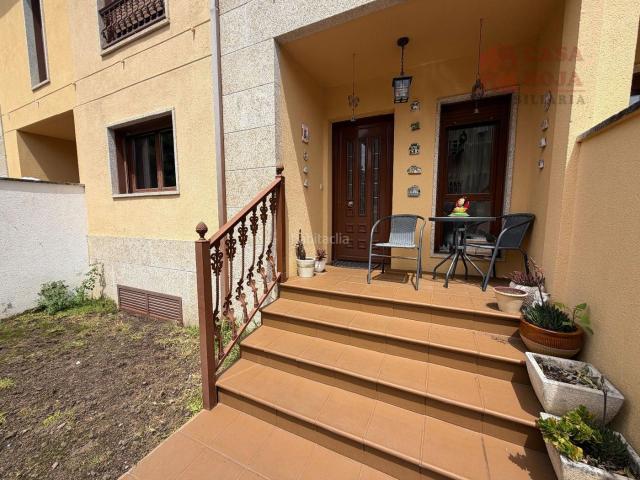 Casa adosada en venta en Cangas, Darbo. Chalet adosado listo para entrar a vivir en Cangas de Morrazo, Darbo. Casas adosadas.
