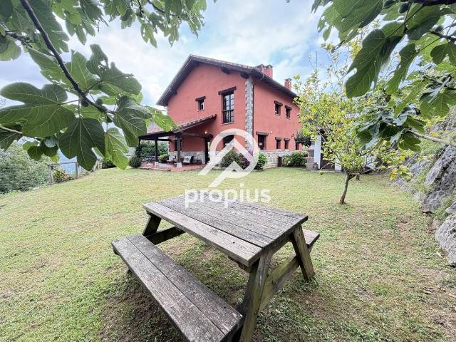Casa adosada en Venta en Cangas de Onís
