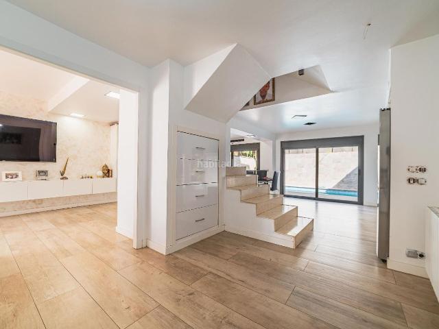Casa adosada en venta en Canet de Mar. Exclusiva casa restaurada a 3 vientos. Casas adosadas Canet de.