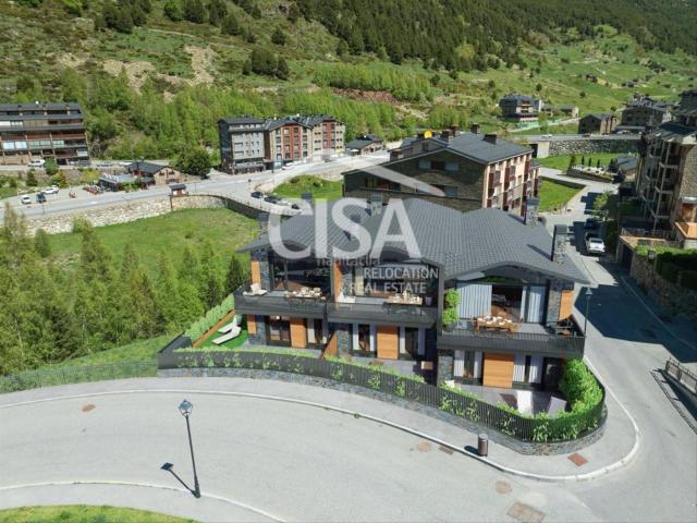 Casa adosada en venta en Canillo, Soldeu Incles Pirineos. ESPECTACULAR VENTA DE TRES CASAS ADOSADAS DE NUEVA CONSTRUCCIÓN EN EL VALLE DE INCLES. Casas adosadas.