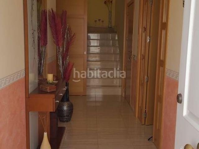 Casa adosada en venta en Cantillana. CASA ZONA CAMPO DE FUTBOL. C MARIA. CANTILLANA. Casas adosadas.