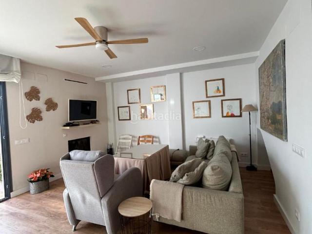 Casa adosada en venta en Cantillana. Se vende estupenda casa adosada en Cantillana. Casas adosadas.