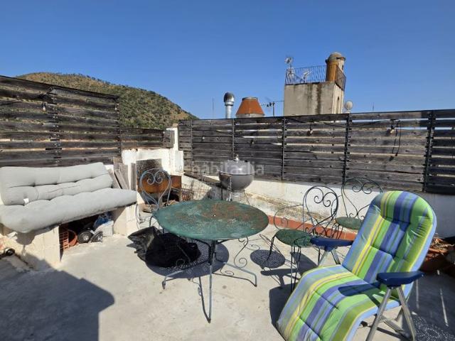 Casa adosada en venta en Capellades. CASA DE 220 m² AL COR DE CAPELLADES, AMB TERRASSA I GRANS POSSIBILITATS. Casas adosadas.