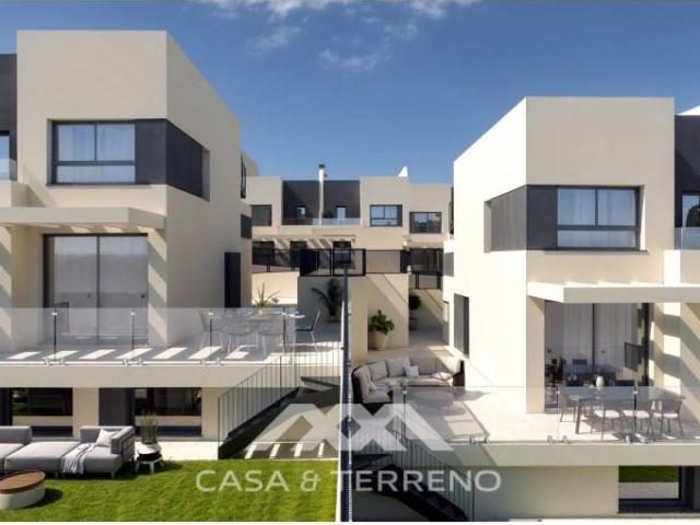 Casa adosada en Venta en Capistrano