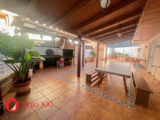 Casa adosada en Venta en Cariñena Carinyena