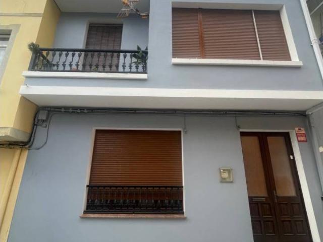 Casa adosada en venta en Cariño