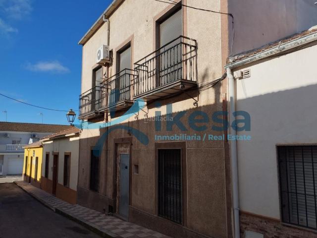 Casa adosada en venta en Carolina La. Venta de Casa en La Carolina, Jaén. Casas adosadas Carolina.