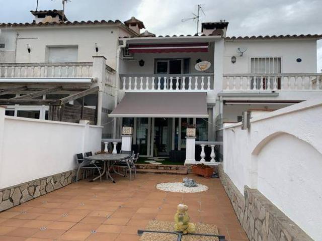 Casa adosada en Venta en Carmençó