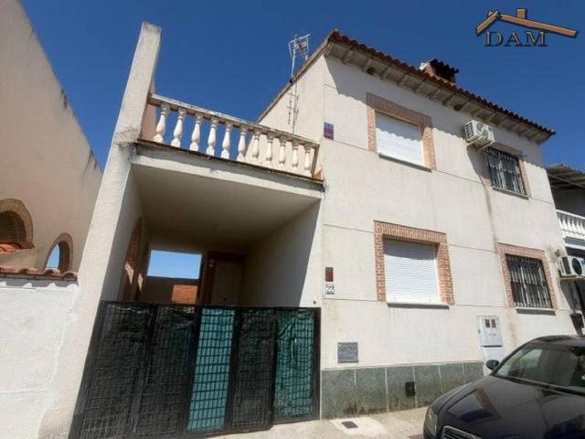 Casa adosada en Venta en Carmena
