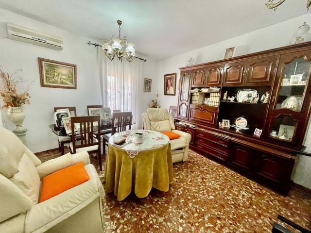 Casa adosada en venta en Carpio El. Casas adosadas Carpio.