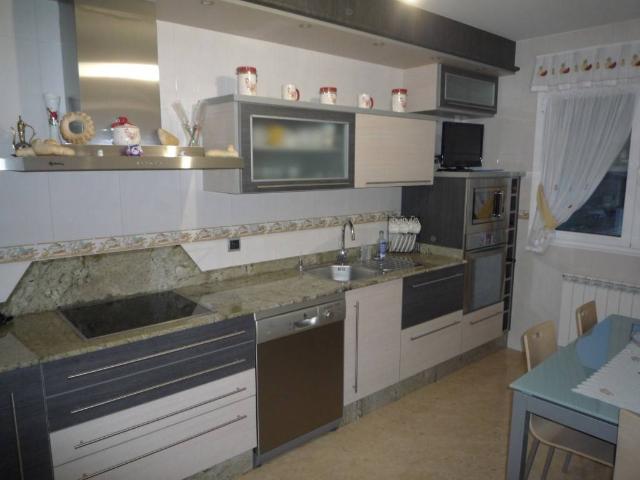 Casa adosada en Venta en Carracedelo