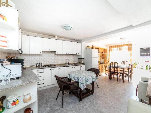 Casa adosada en Venta en Carranque