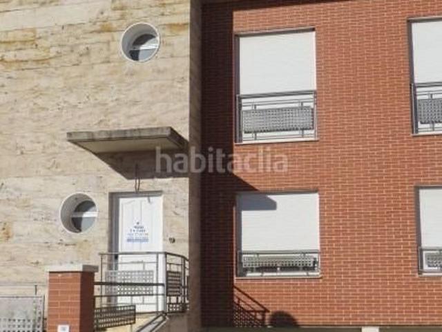 Casa adosada en venta en Carrión de Calatrava. Venta de Vivienda en Carrión de Calatrava, Ciudad Real. Activo Inmobiliario Sin Posesión, No se puede Visitar. Casas adosadas Carrión de.