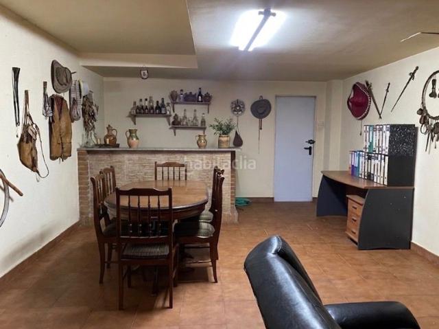 Casa adosada en venta en Carrión de Calatrava. Adosado en venta con piscina y garaje. Casas adosadas Carrión de.