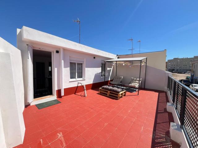 Casa adosada en venta en Cartagena, Los Barreros Cuatro Santos. VIVINDA DE 4 DORMITORIOS Y 2 BAÑOS TOTALMENTE REFOMADA Y AMUEBLADA CON TERRAZA. Casas adosadas.