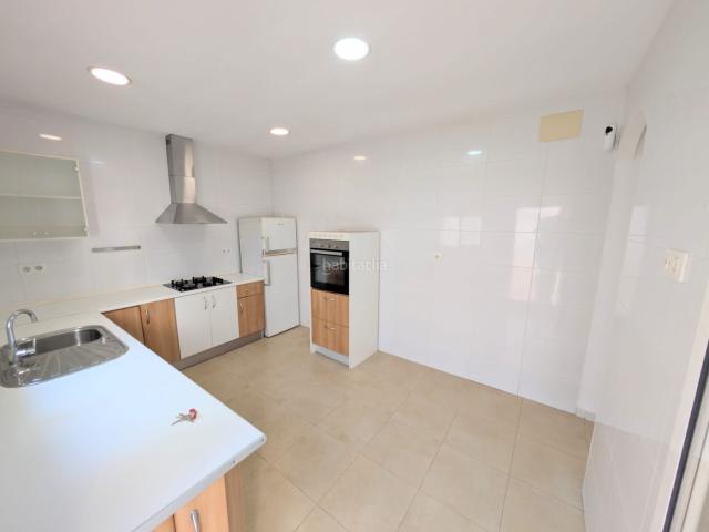 Casa adosada en venta en Cartagena, Los Barreros Cuatro Santos. SE VENDE PLANTA BAJA EN LOS BARREROS CON GRAN PATIO. Casas adosadas.