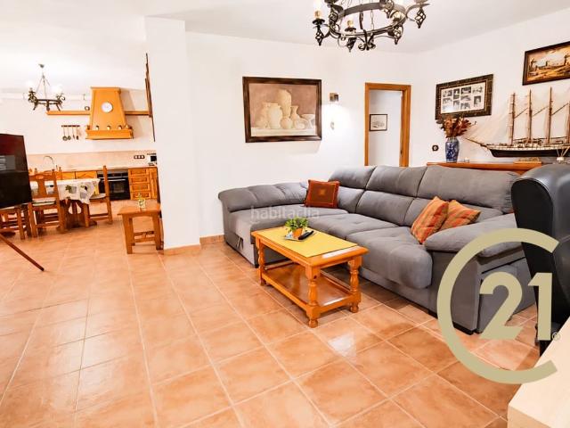 Casa adosada en venta en Cartajima. Gran casa de pueblo en venta en Cartajima. Casas adosadas.
