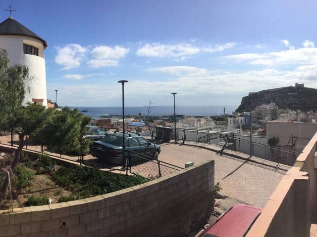 Casa adosada en Venta en Casco Antiguo