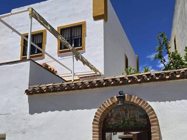 Casa adosada en Venta en Casco Antiguo