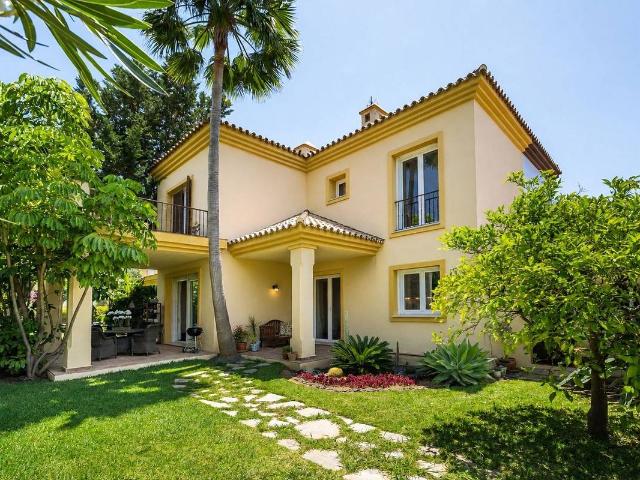 Casa adosada en Venta en Casco Antiguo