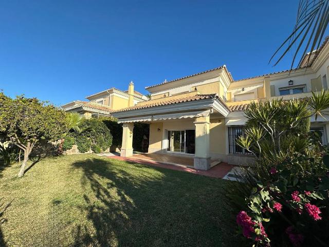 Casa adosada en Venta en Casco Antiguo