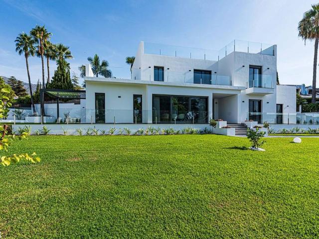 Casa adosada en Venta en Casco Antiguo