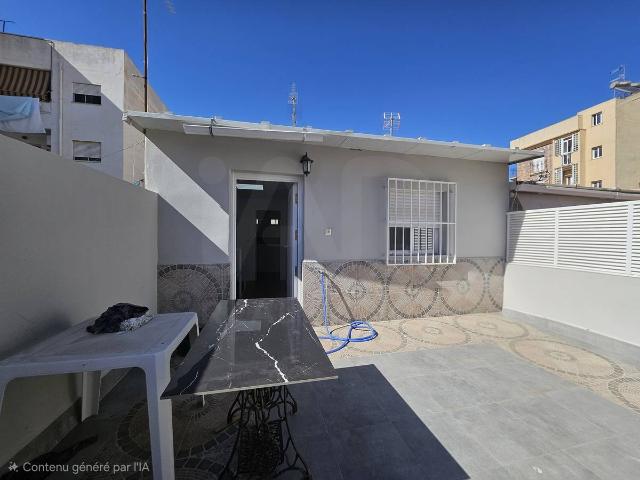 Casa adosada en Venta en Casco Antiguo