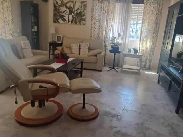 Casa adosada en Venta en Casco Antiguo