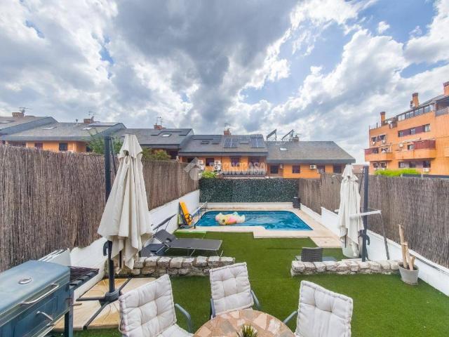 Casa adosada en Venta en Casco Histórico